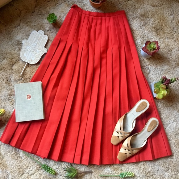 {Vintage Charter Club} Red 100% Wool Pleated Skirt - Picture 2 of 8